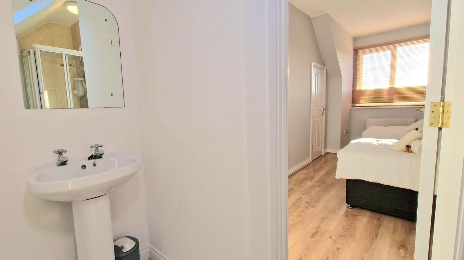 Cosy 3 Bedroom All Ensuites Голуэй Экстерьер фото